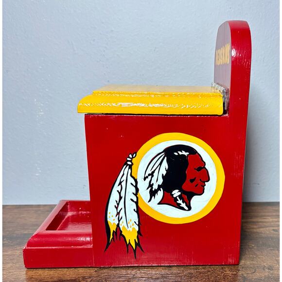 Vtg Washington Redskins NFL Burgundy & Gold Handmade & Hand Painted Bird Feeder - Picture 4 of 10